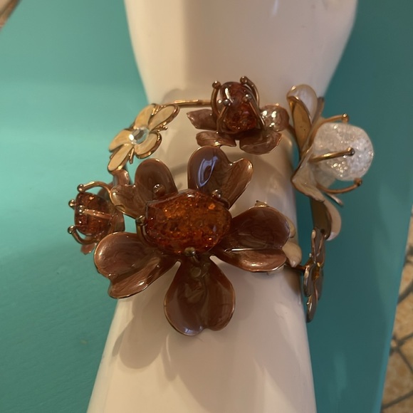 Large Flower Statement Cuff w/Crystals - Picture 5 of 6